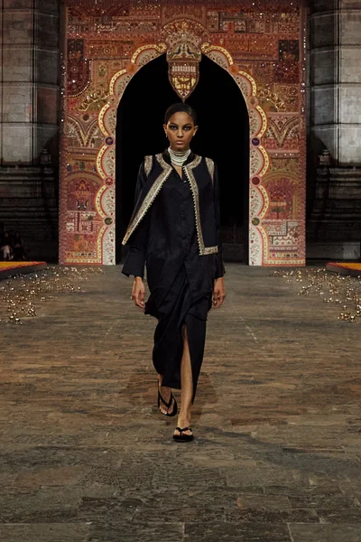 Look 14